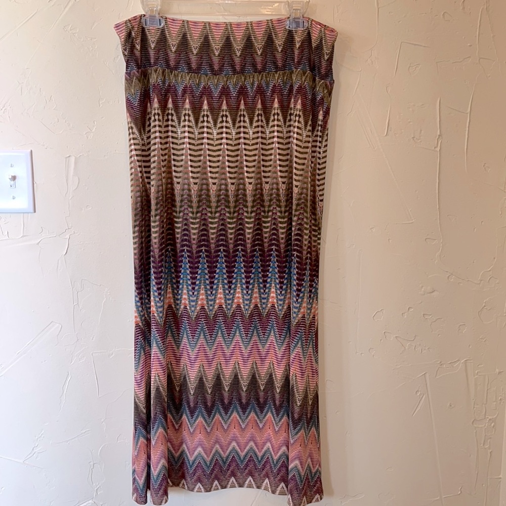 Karen Kane maxi skirt, multi colored chevron print, XL